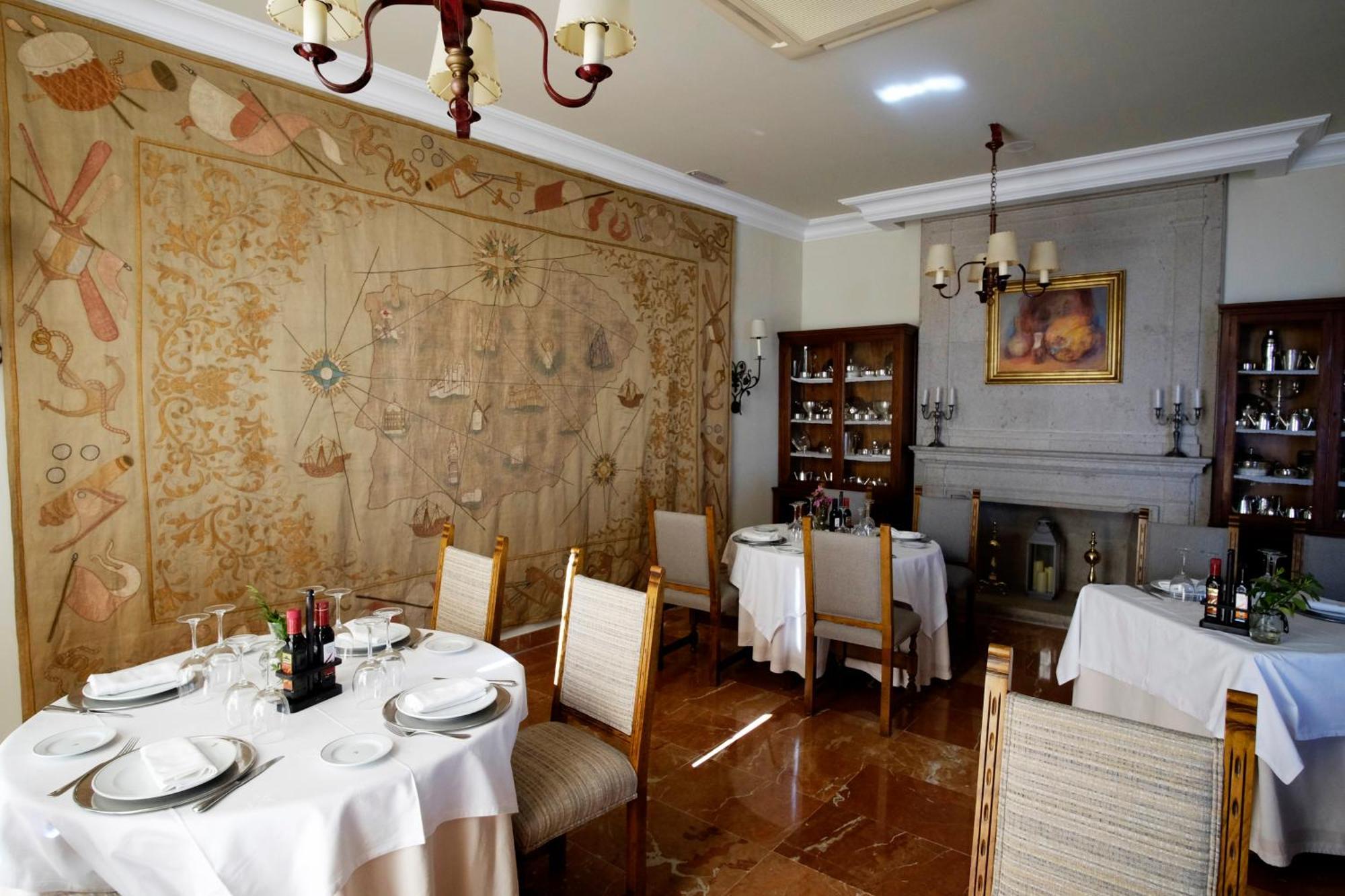 Parador De Ferrol Esterno foto