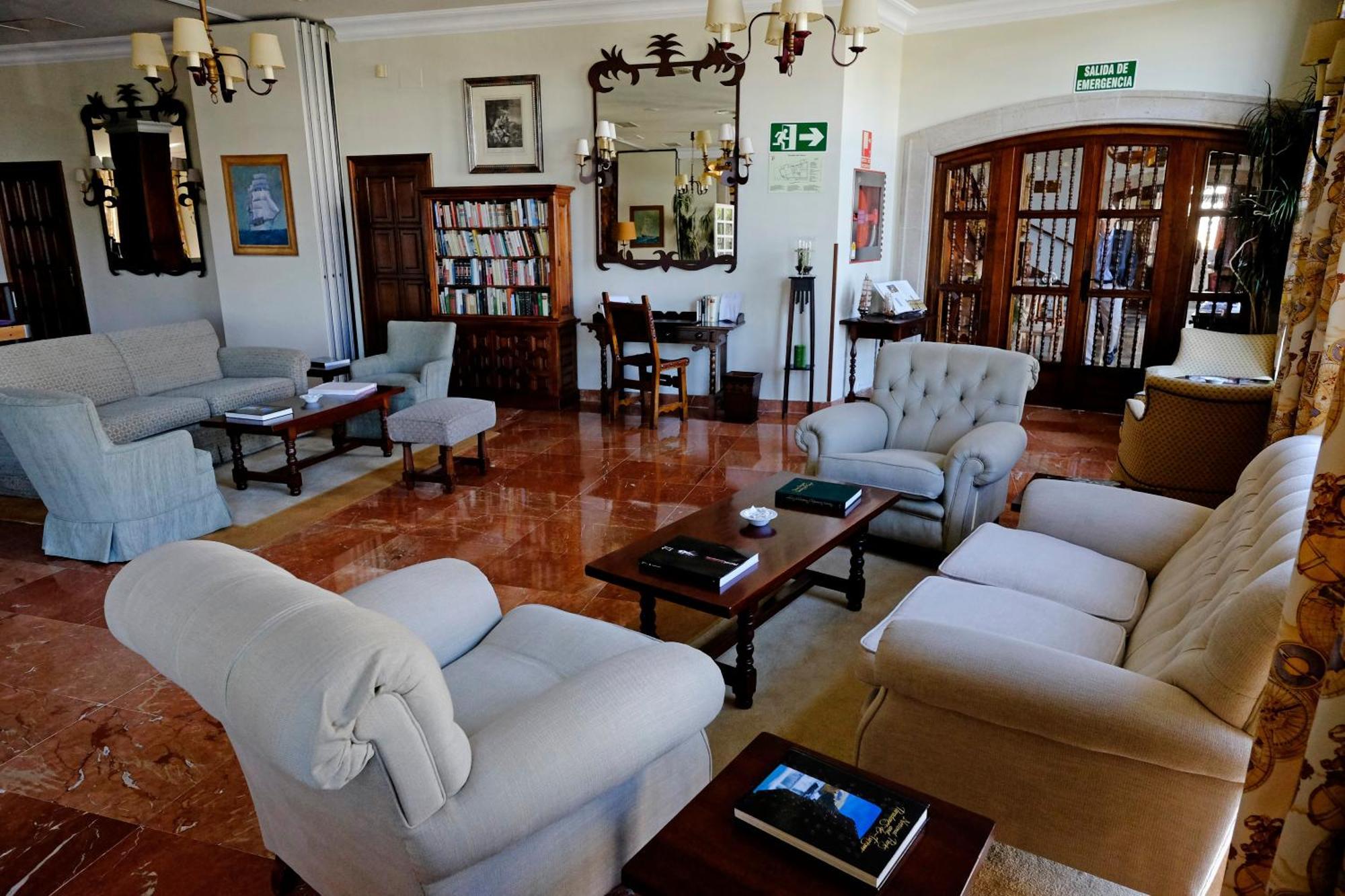 Parador De Ferrol Esterno foto
